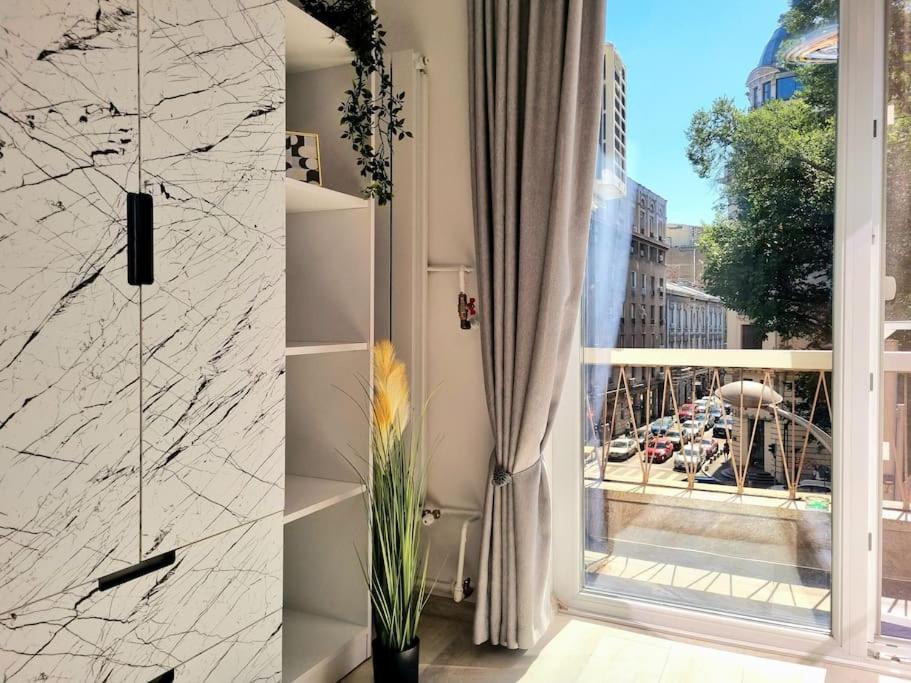 Apartament Ultracentral Magheru Studio *